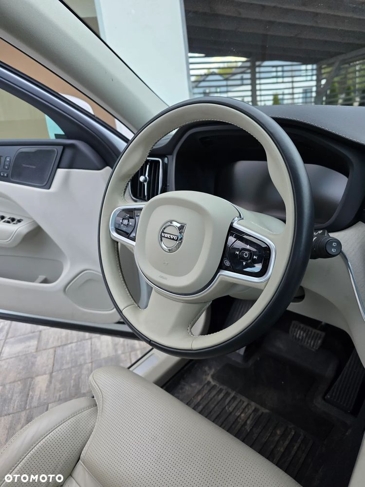 Volvo XC 60 T6 AWD Geartronic Inscription - 1