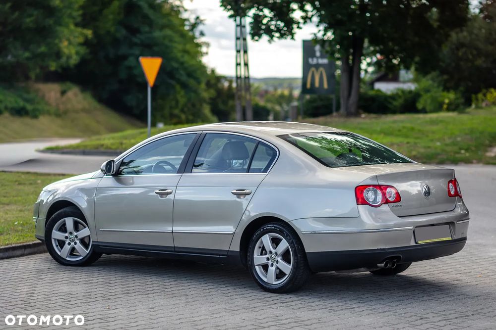 Volkswagen Passat 2.0 FSI Automatik Highline - 17