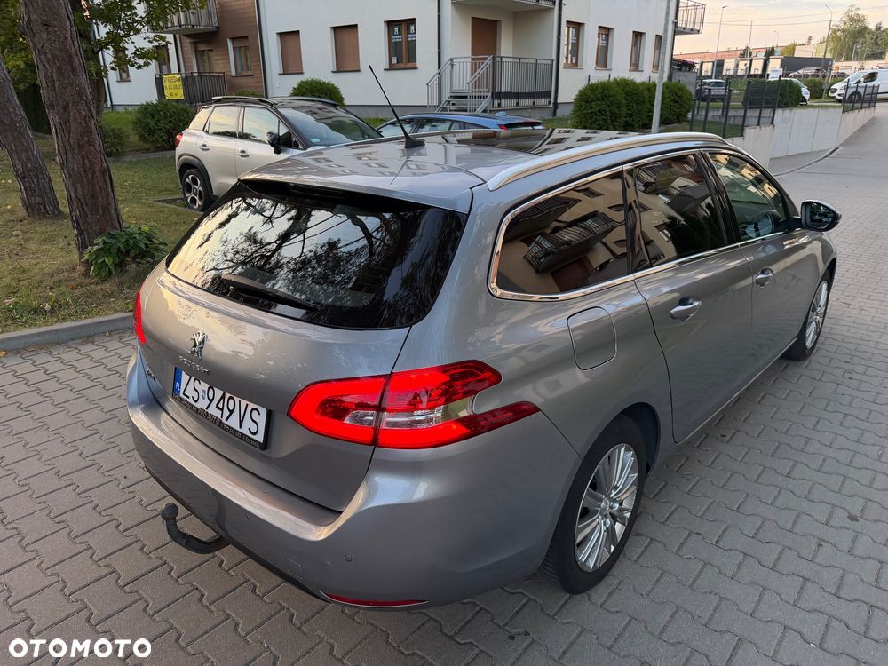 Peugeot 308 - 8