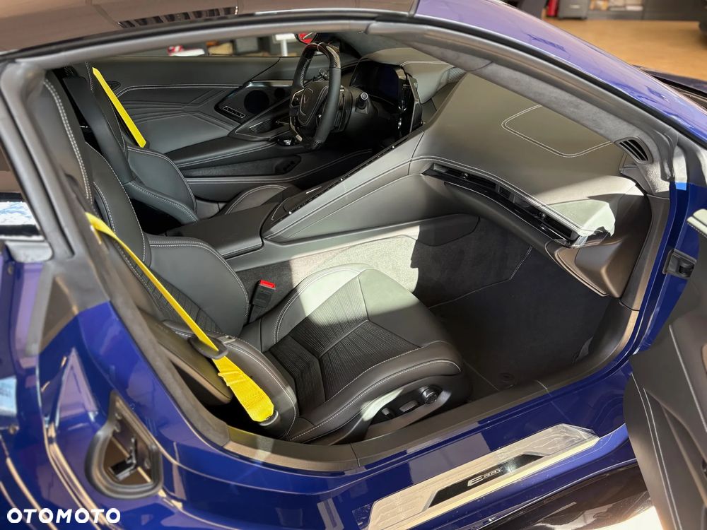 Chevrolet Corvette - 16