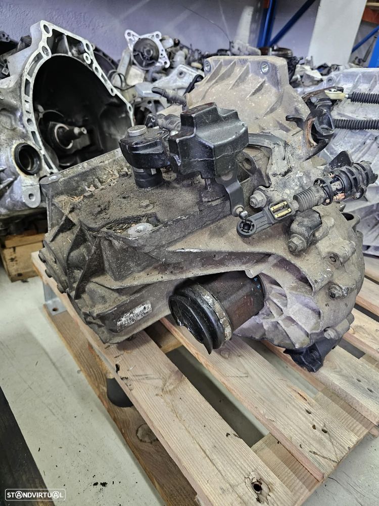 Caixa de velocidades Ford Connect 1.8 TDCI , ref 2T1R7002BJ - 2