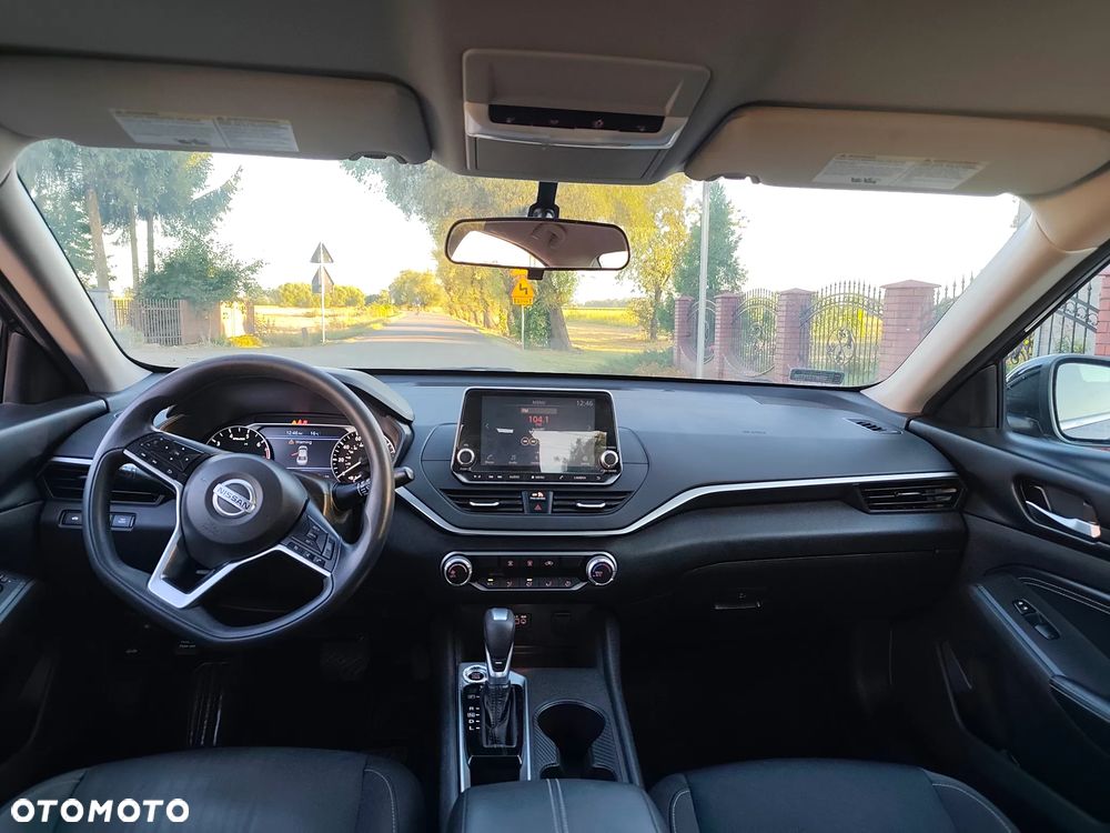 Nissan Altima - 10