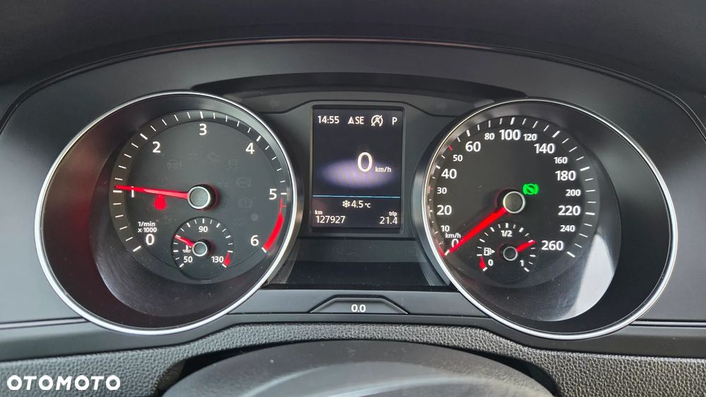 Volkswagen Passat 1.6 TDI SCR DSG Business - 17