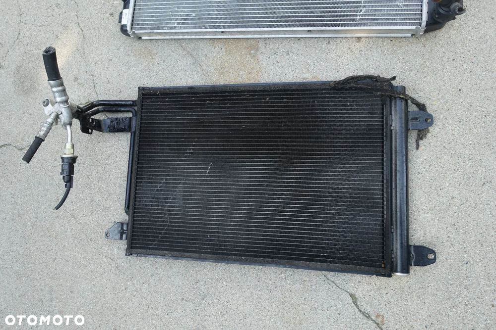 CHŁODNICA WODY INTERCOOLER KLIMATYZACJI GOLF V A3 2.0 TDI - 5