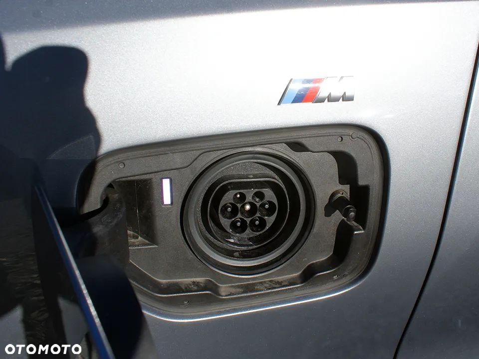 BMW Seria 3 330e xDrive M Sport - 23