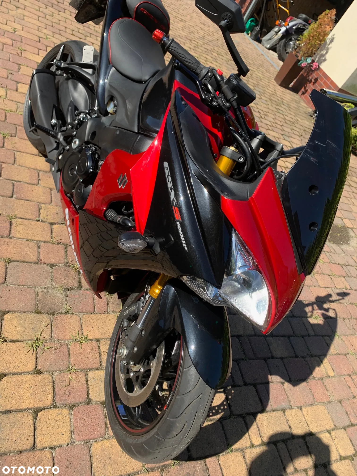 Suzuki GSX 1000 - 8
