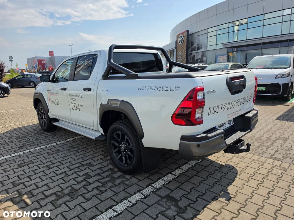  Hilux 2.8 D-4D mHEV Double Cab Invincible 4x4
