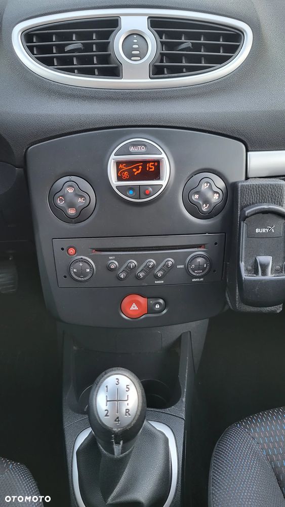 Renault Clio - 11