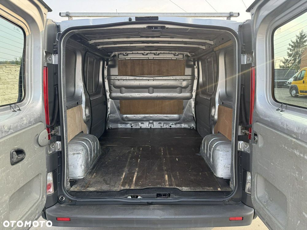 Nissan Interstar - 15