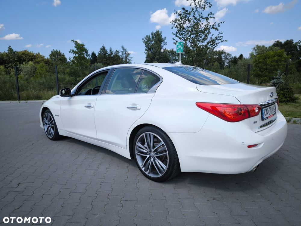 Infiniti Q50 - 2