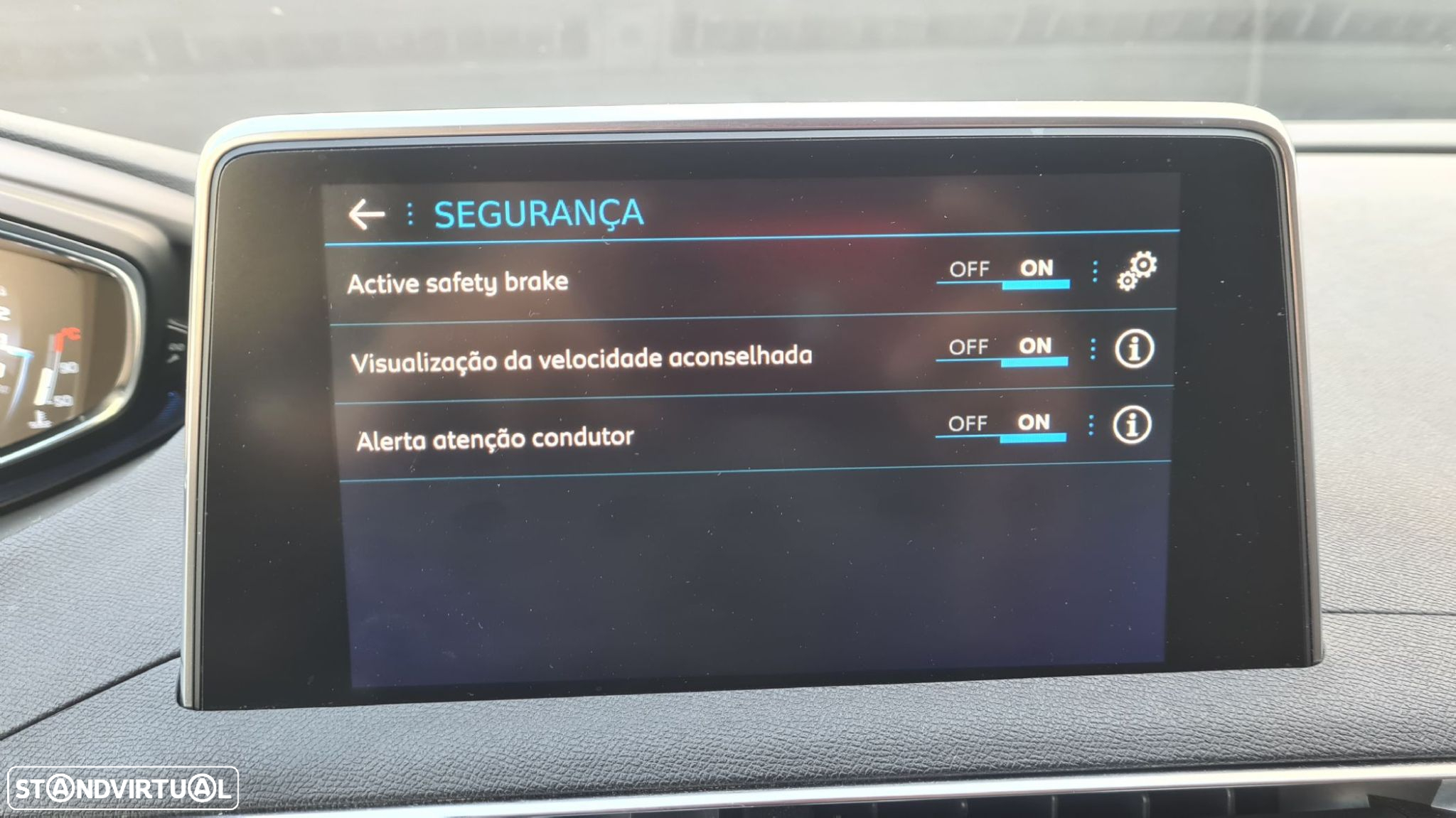 Peugeot 5008 1.5 BlueHDi Allure EAT8 - 26