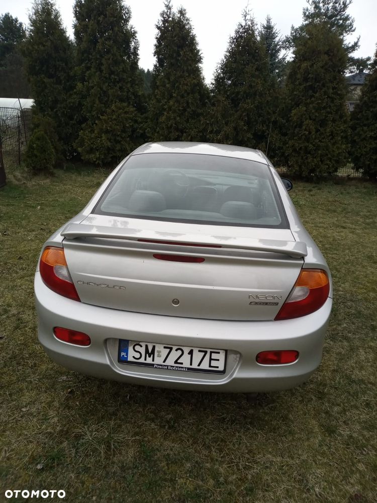 Chrysler Neon - 3