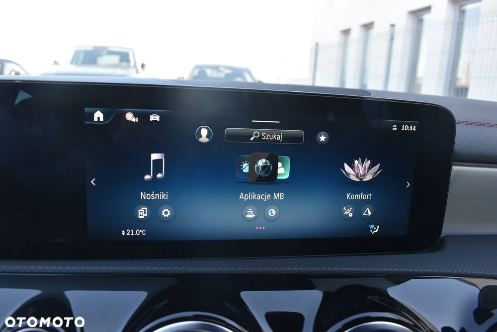 Mercedes-Benz CLA 200 7G-DCT - 30