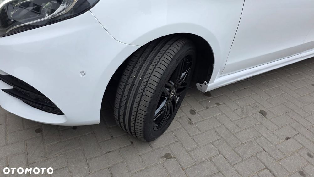 Mercedes-Benz Klasa V 300 d lang 4Matic 9G-TRONIC Exclusive Edition - 8