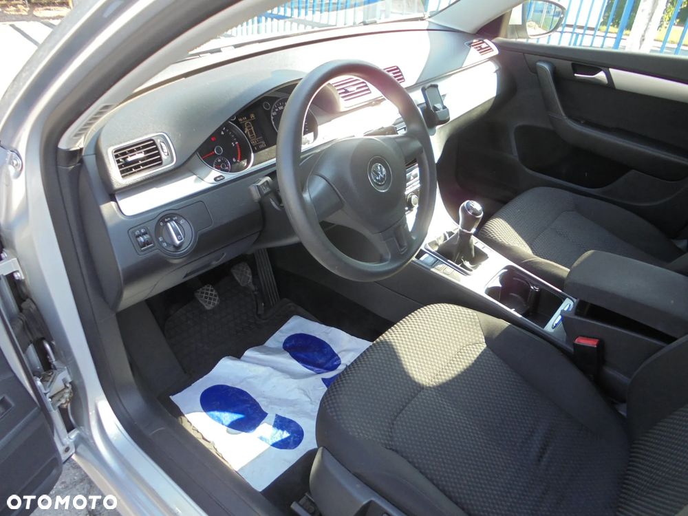 Volkswagen Passat 2.0 TDI Comfortline - 6