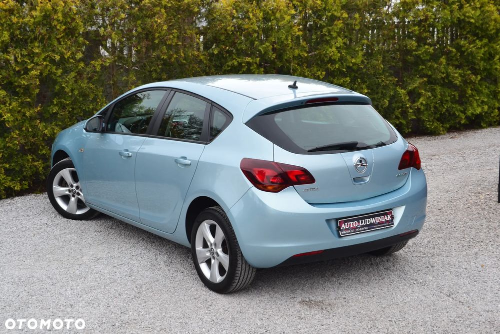 Opel Astra 1.4 EcoFLEX Design Edition - 13