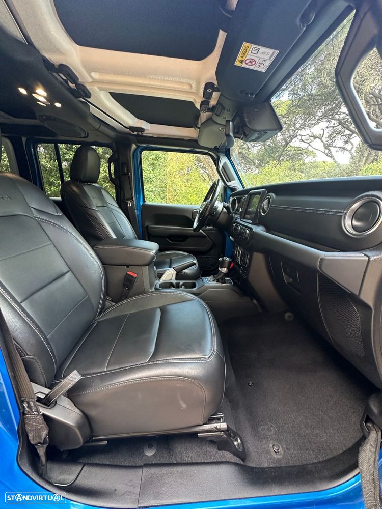 Jeep Wrangler - 21