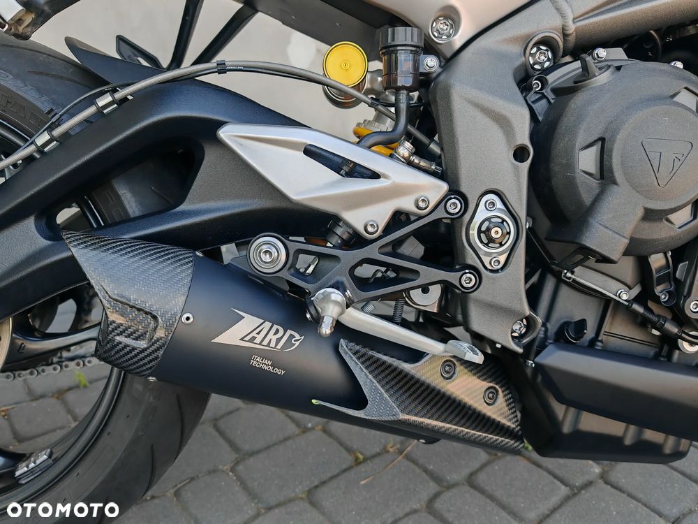 Triumph Street Triple - 15