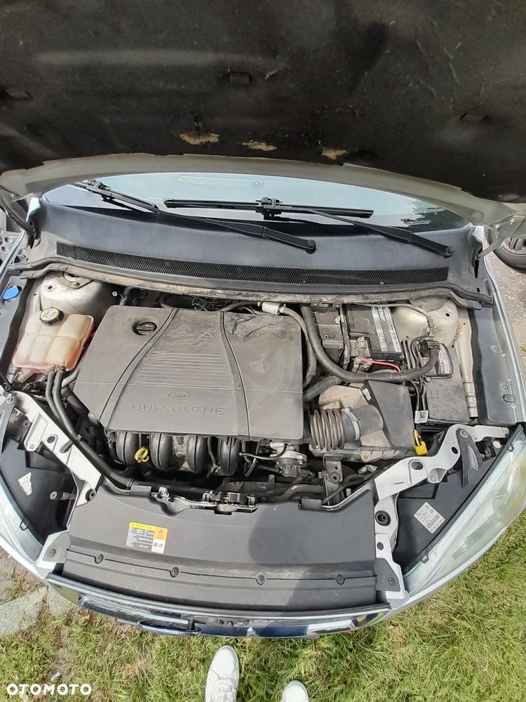 Ford Focus 2.0 Ghia - 5