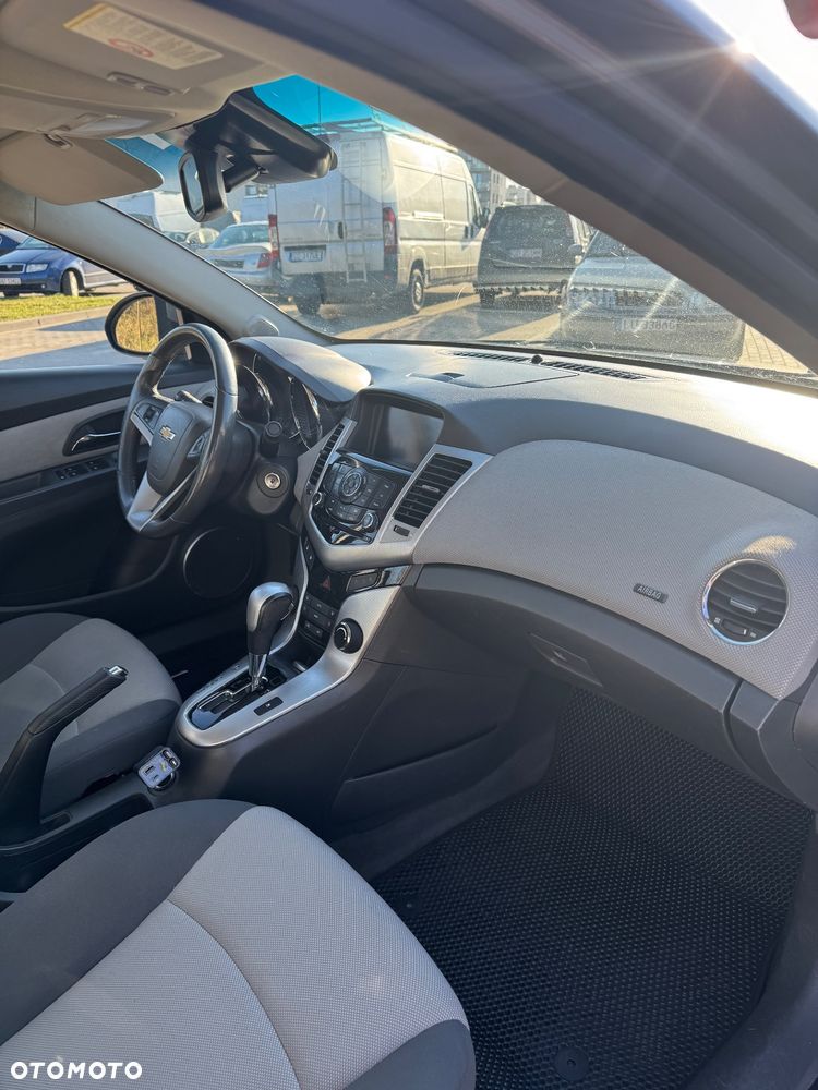 Chevrolet Cruze 1.8 LT+ - 18