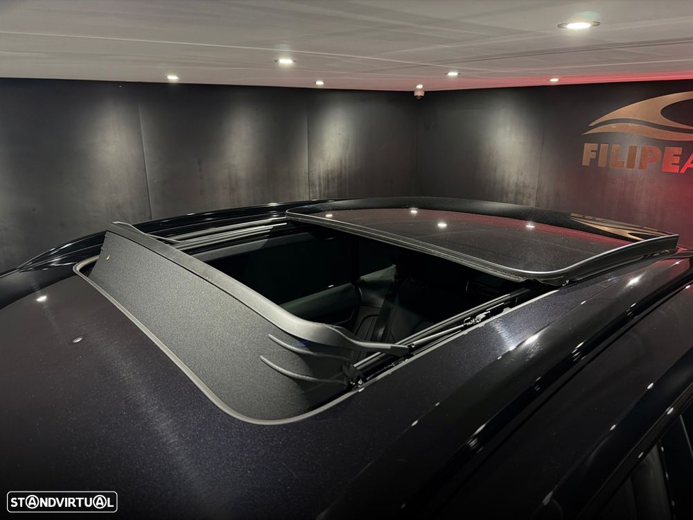 Porsche Macan Electric 4 - 36