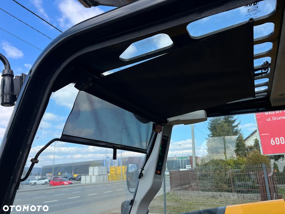 JCB 527-58 Agri - 29