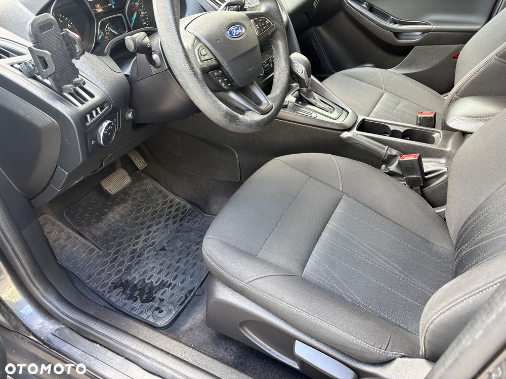 Ford Focus - 33