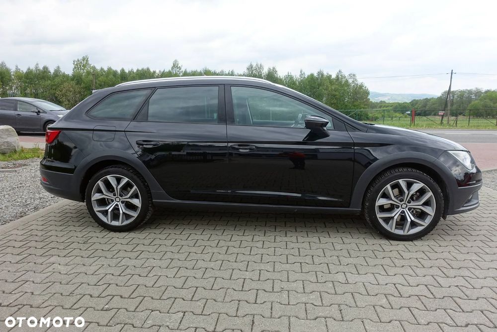 Seat Leon Sportstourer 2.0 TDI Start&Stop 4Drive DSG X-Perience - 4