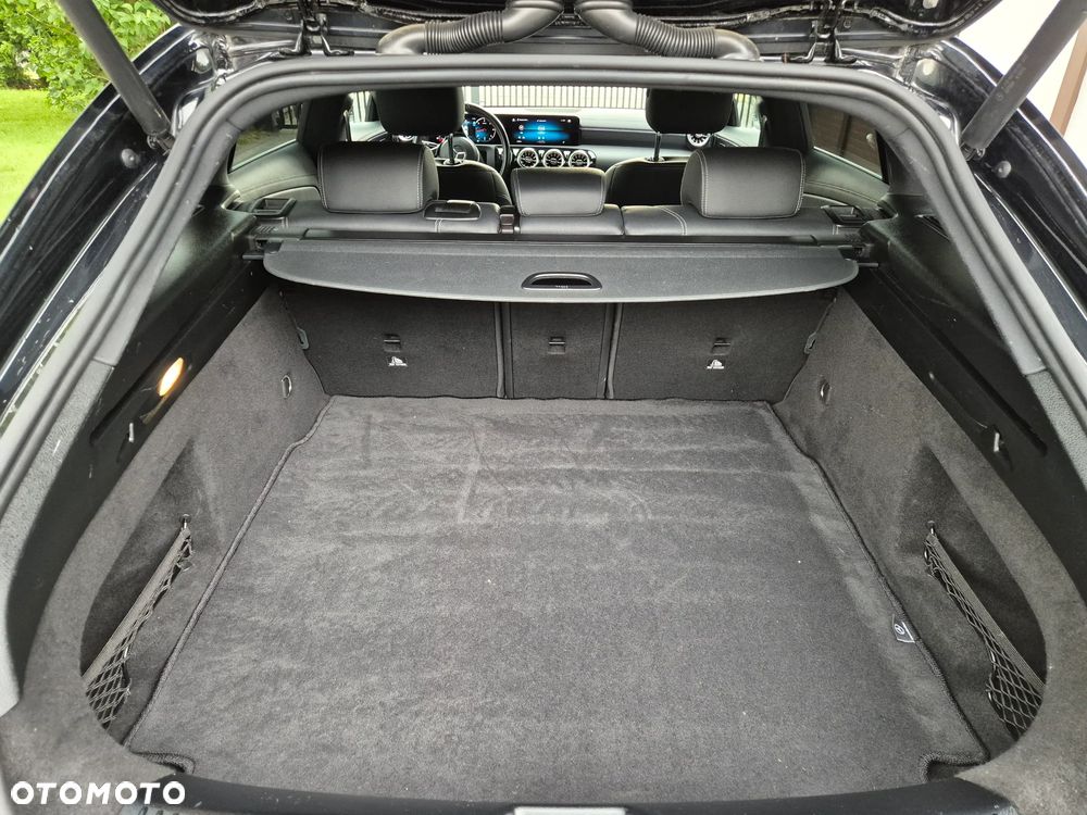 Mercedes-Benz CLA - 12