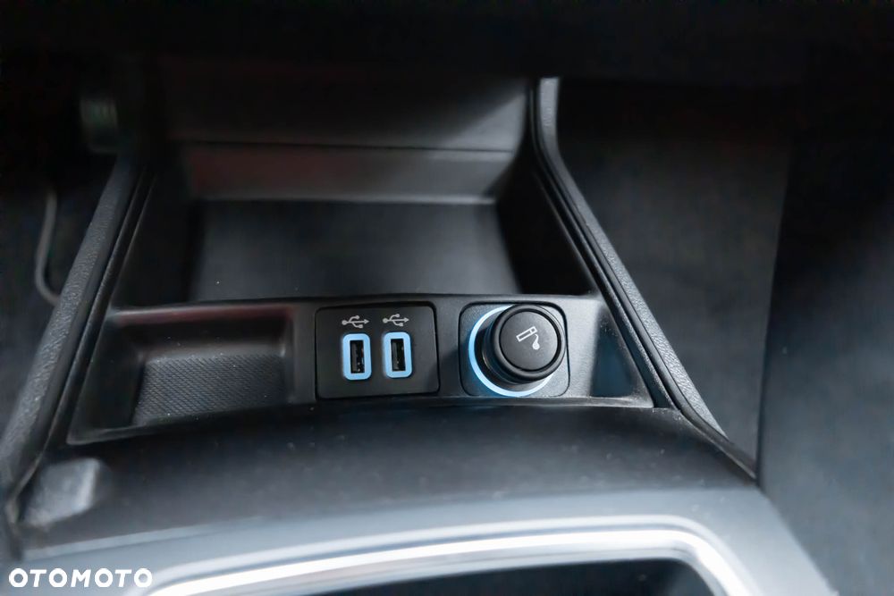 Ford Mondeo 2.0 EcoBlue Titanium - 34
