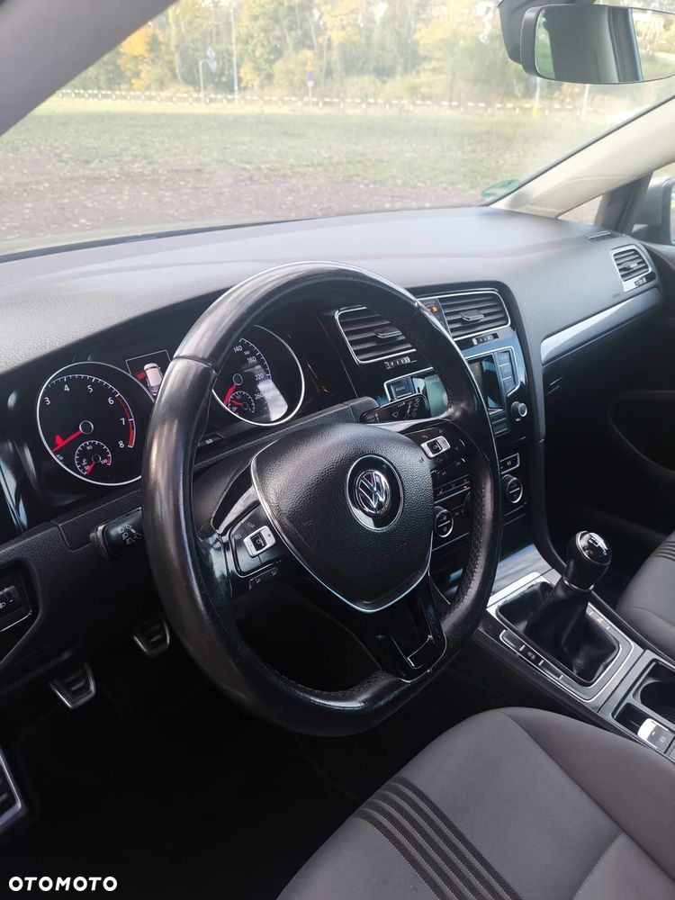 Volkswagen Golf - 26