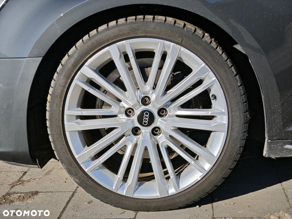 Audi A4 Limousine 40 TFSI design - 12