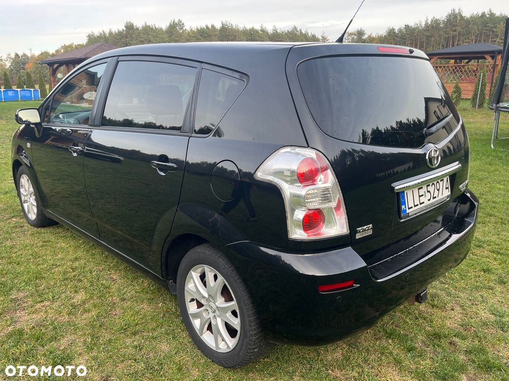 Toyota Corolla Verso - 8