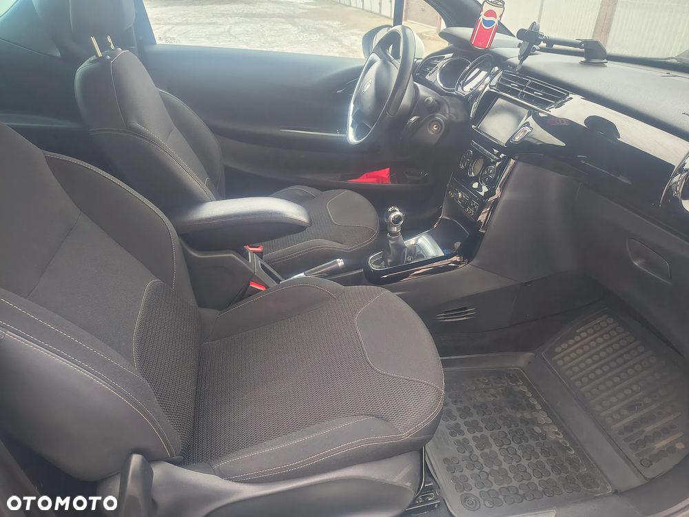 Citroën DS3 e-HDi 90 FAP SoChic - 9