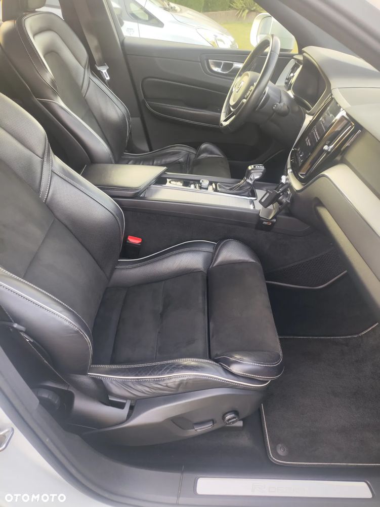 Volvo XC 60 D4 AWD R-Design - 11
