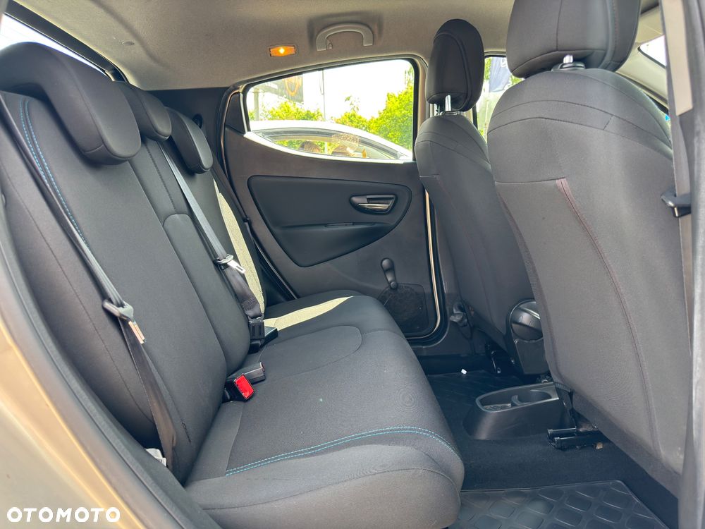 Lancia Ypsilon 1.2 8V Elefantino S&S - 24