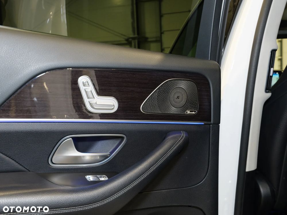 Mercedes-Benz GLS - 38