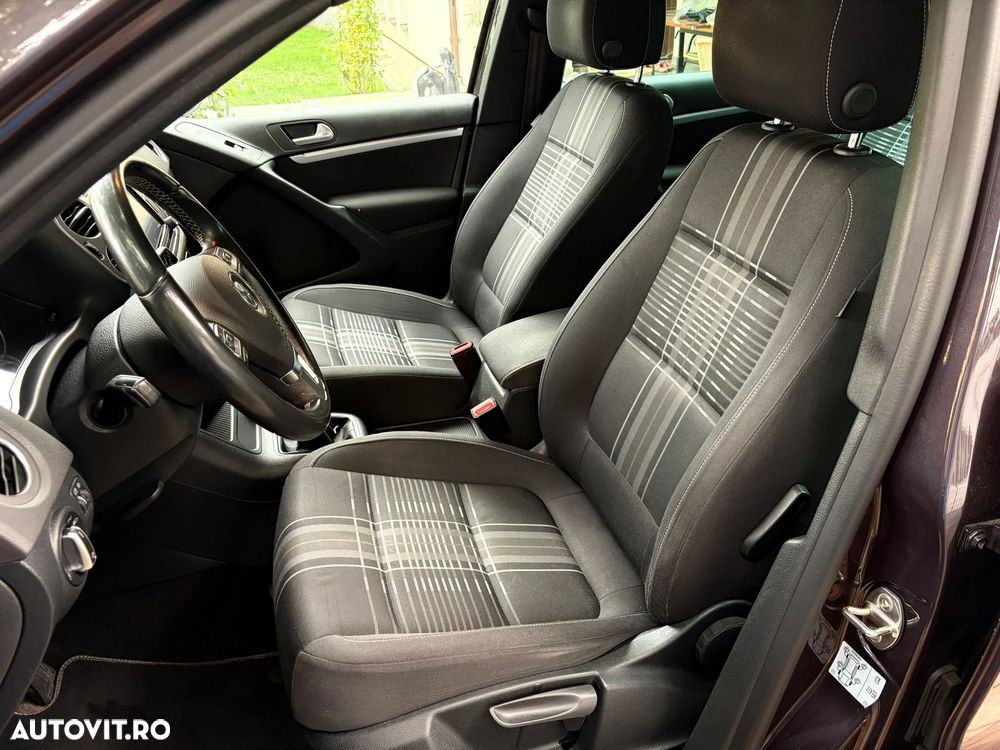 Volkswagen Tiguan 2.0 TDI SCR BlueMotion Technology Lounge Sport & Style - 12