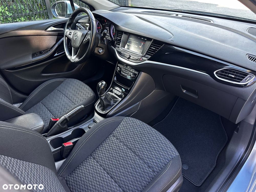 Opel Astra 1.4 Turbo Business - 37