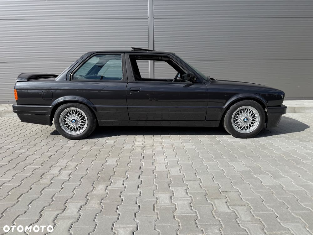 BMW Seria 3 325i - 4