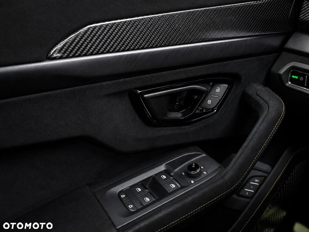 Lamborghini Urus - 23