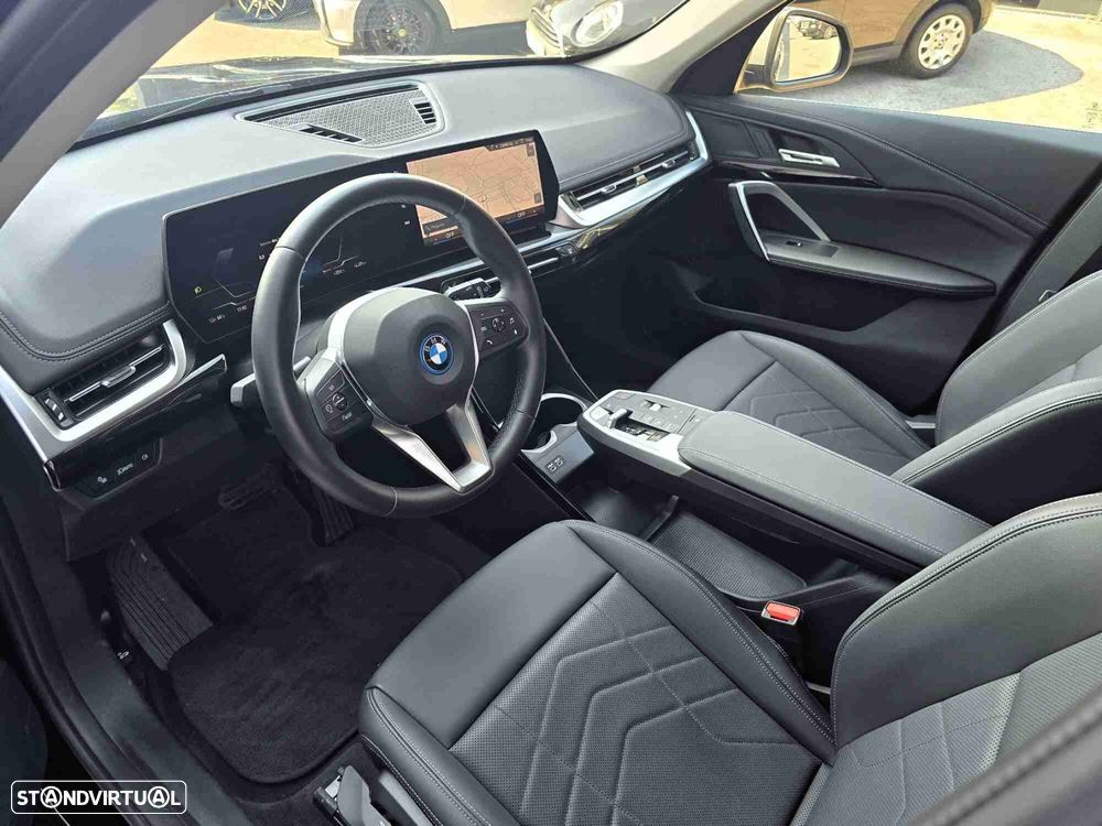 BMW iX1 eDrive20 xLine - 8