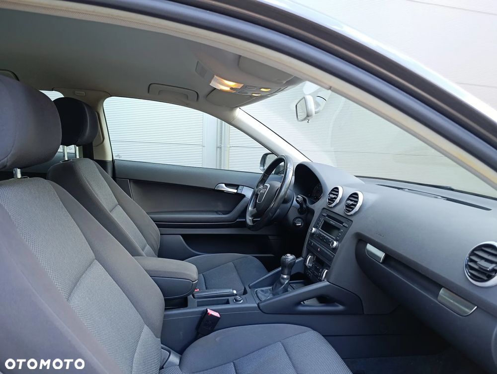 Audi A3 3-drzwiowe 1.4 TFSI Ambiente - 11