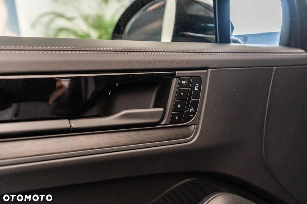 Porsche Cayenne Black Edition - 24