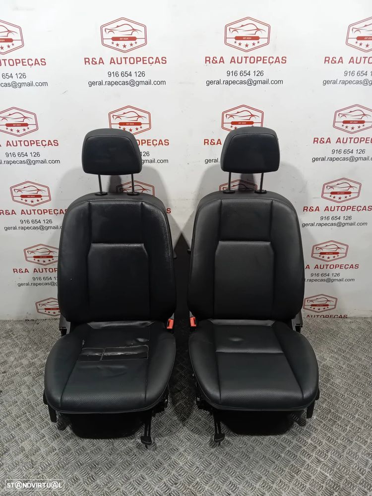 Conjunto de Bancos Mercedes Class C W204 Sedan em Pele Original - 11