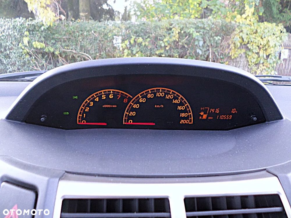 Toyota Yaris 1.33 VVT-i Executive - 9