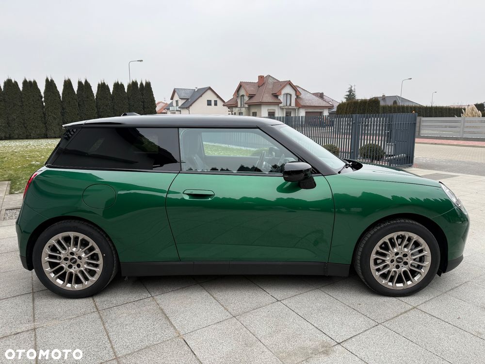 MINI Cooper E Favoured Trim - 13