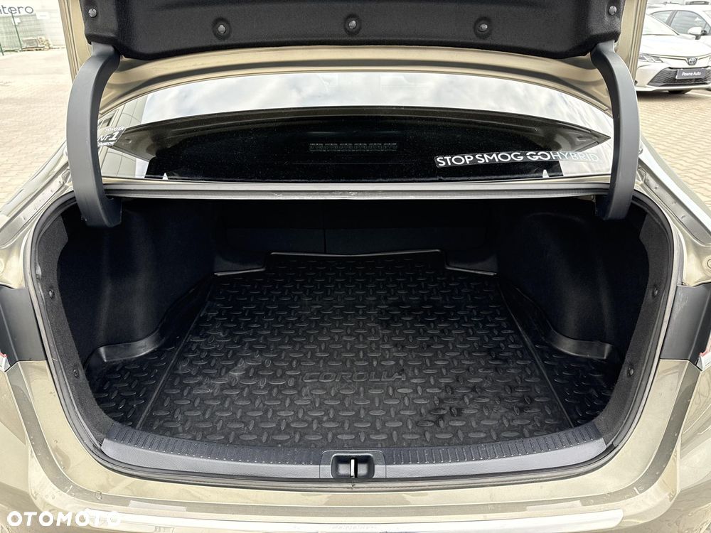 Toyota Corolla 1.8 Hybrid Executive - 12