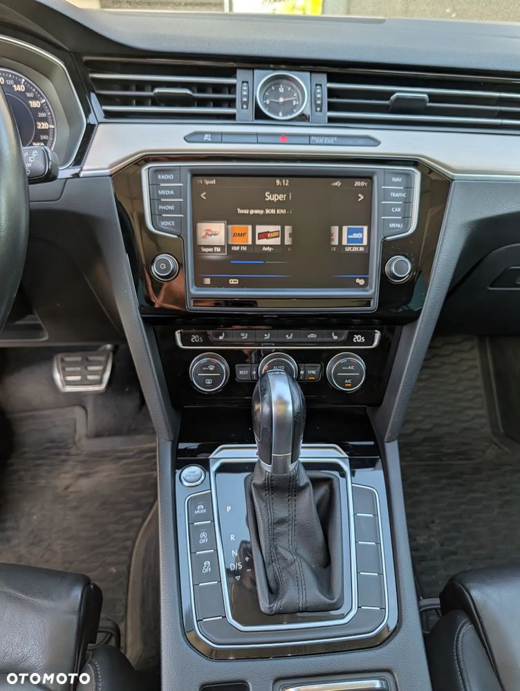 Volkswagen Passat - 23