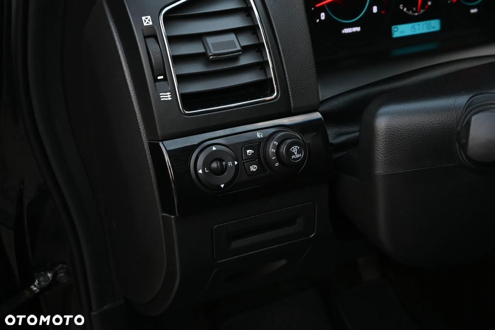 Chevrolet Captiva 3.0 4WD LTZ - 34